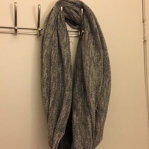 Infinity scarf